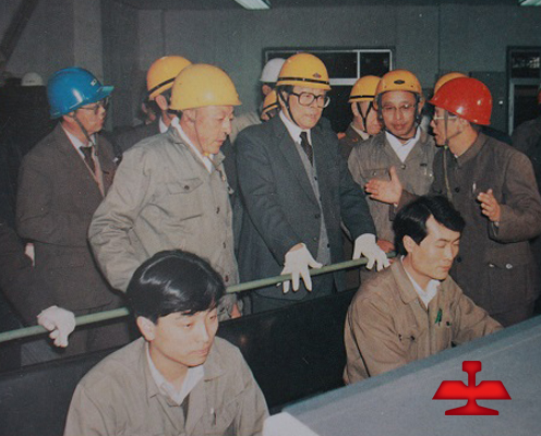 1959年毛澤東同志親切接見(jiàn)全國(guó)著名勞動(dòng)模范、鞍鋼老英雄孟泰